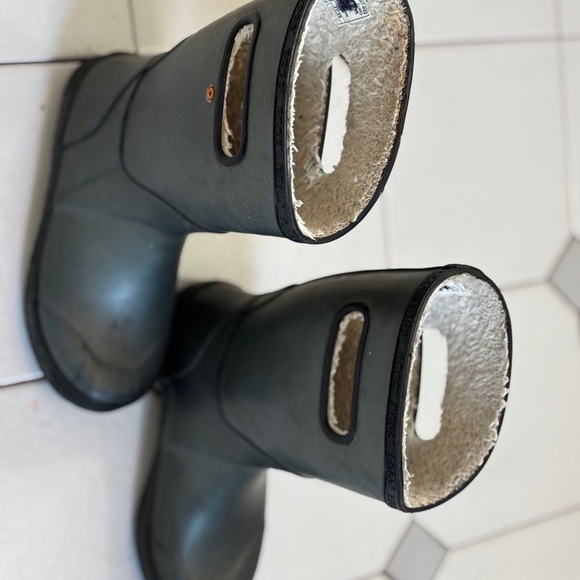 Bogs Gray Rain Boots Sz 3 - Picture 5 of 8